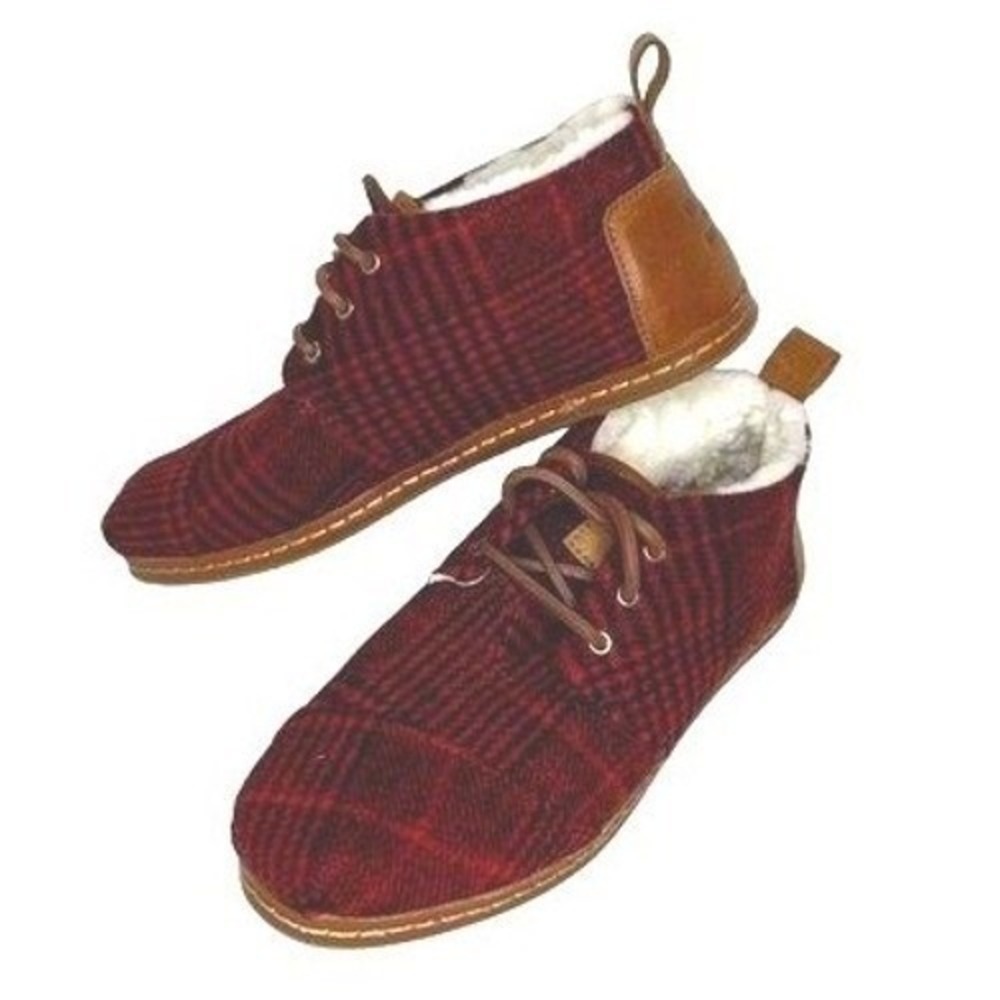 TOMS Nepal Boots Women 7.5 Red Black Plaid Faux Fur Lined Lace Up Chukka Booties